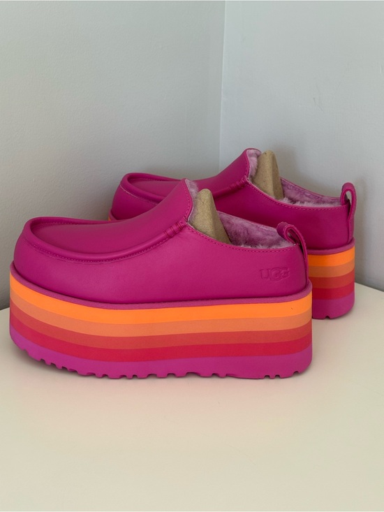 UGG Shoes - UGG Hot Pink Platform Clog with Multicolor Striped Sole Sz 7